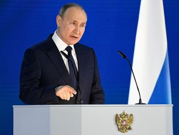 Putin "lùi khỏi miệng hố" căng thẳng với phương Tây