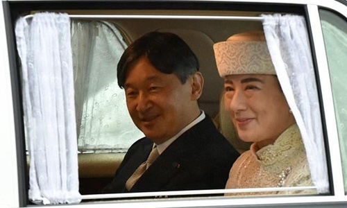 tan nhat hoang naruhito len ngoi