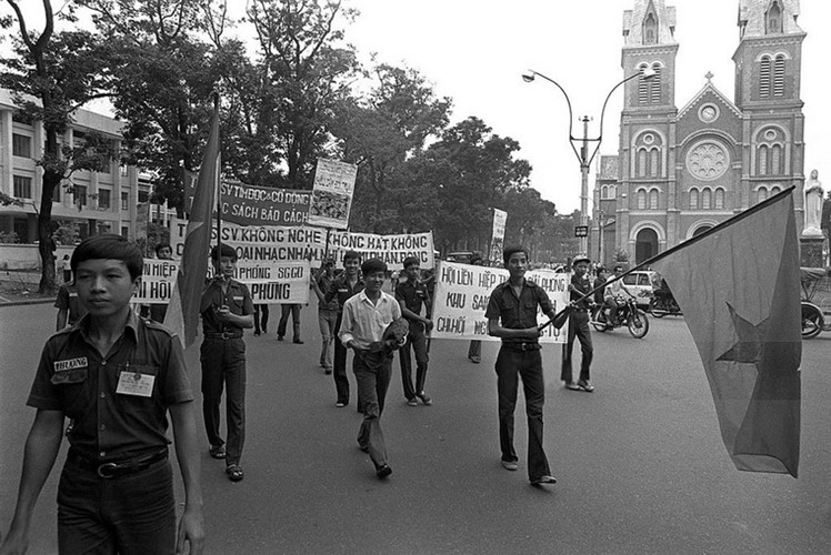 hinh anh dac biet ve sai gon thang 51975 mau cua thong nhat