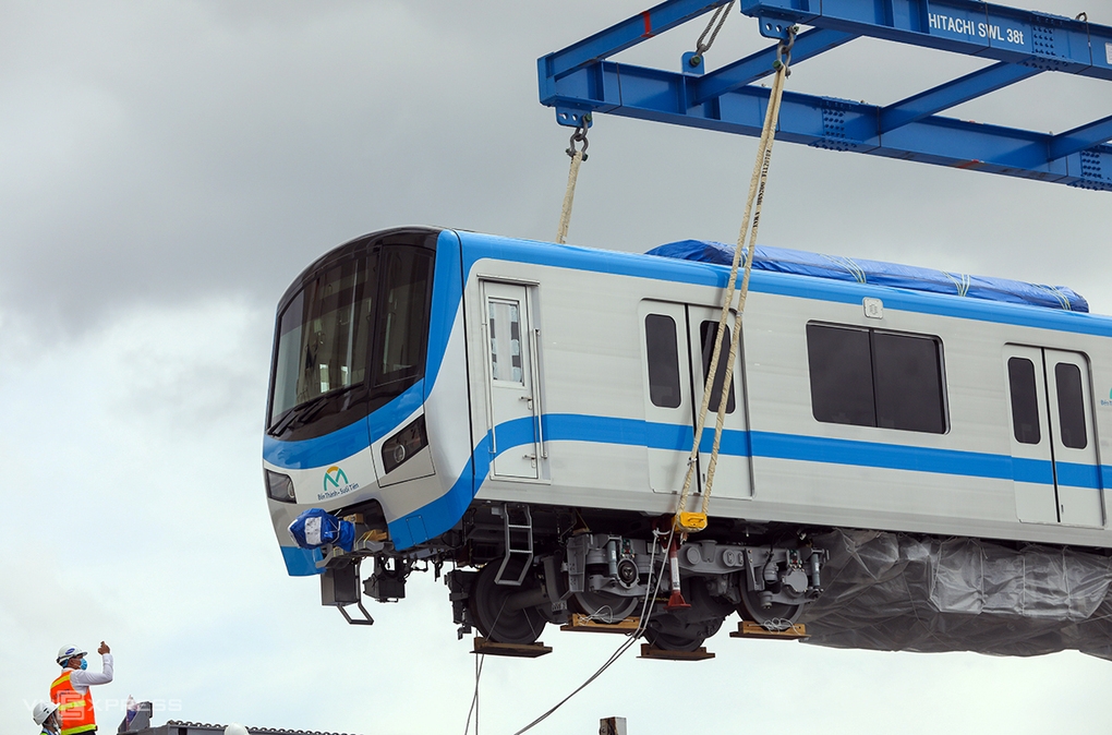 6 toa Metro Số 1 về tới Sài Gòn