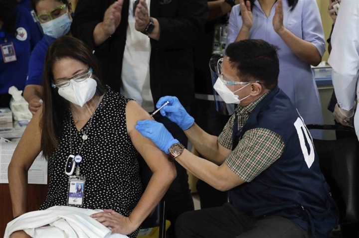 Philippines đứng thứ 9 Đông Nam Á về tỷ lệ tiêm chủng vaccine COVID-19 - 1
