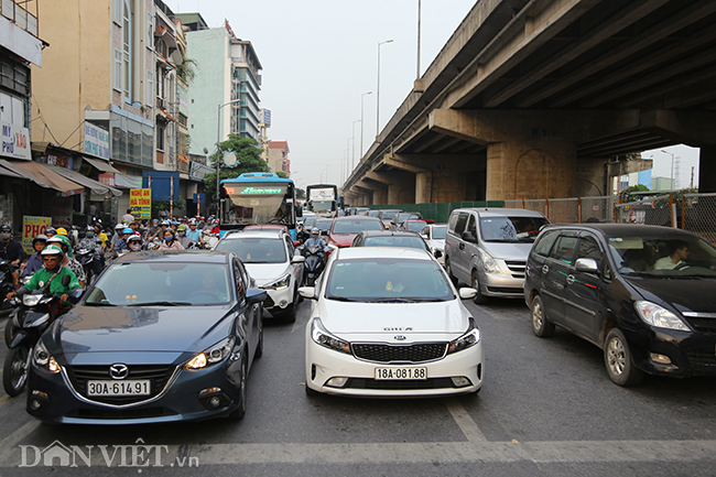 anh ha noi xen dai phan cach ta i nut giao giai phong