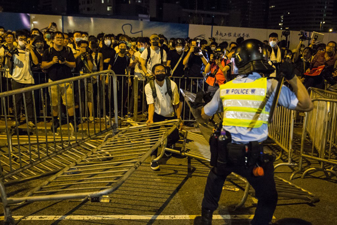 hai cuoc bieu tinh chong du luat dan do lam rung chuyen hong kong