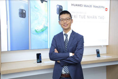 huawei mo rong he thong cua hang trai nghiem san pham tai viet nam