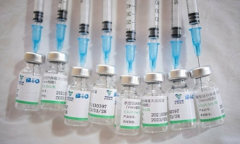 Thành công và tranh cãi quanh vaccine Covid-19 Trung Quốc