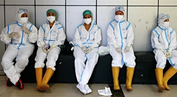 Gần 1.000 nhân viên y tế Indonesia chết vì COVID-19