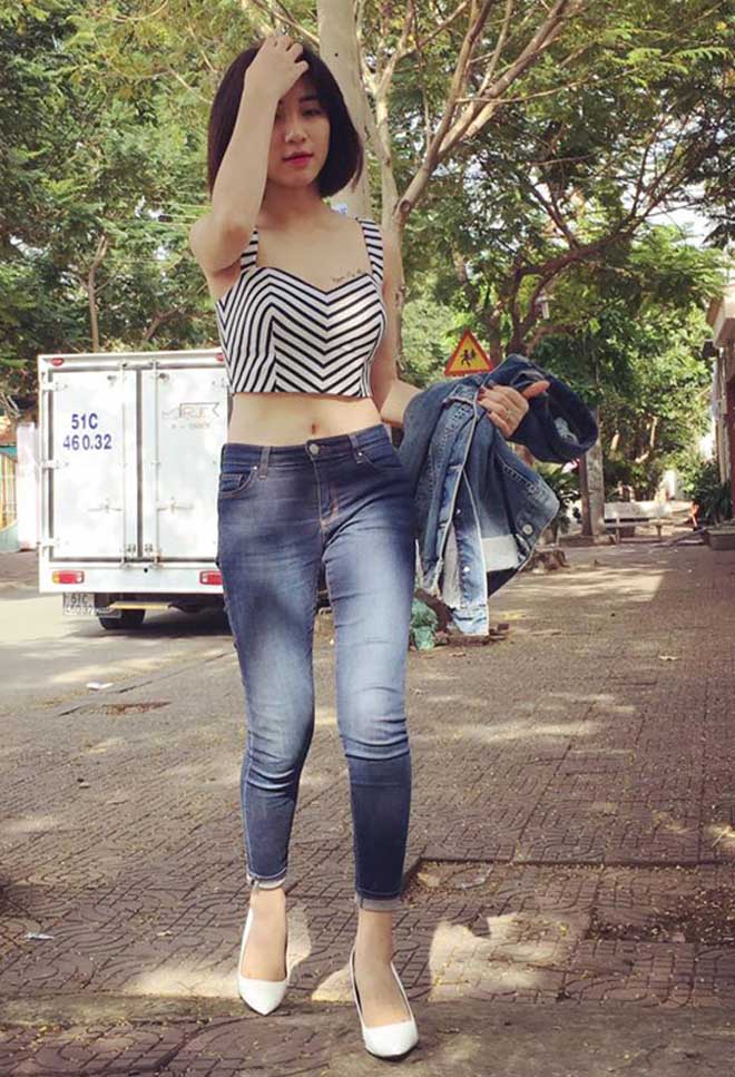 khoe eo be xiu chat choi nhu hoa minzy mac noi y cung quan ong loe