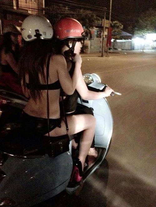 muon kieu thoi trang nhuc mat phan cam cua chi em viet ngay he