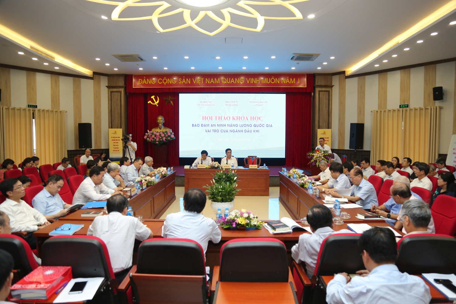 dau khi giu vai tro quan trong trong dam bao an ninh nang luong quoc gia