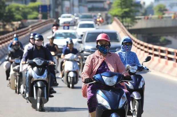 ha noi nang nong bao dong ve chi so uv