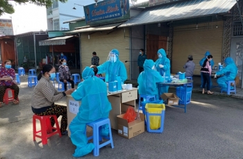 13 nhân viên y tế ở Đồng Nai dương tính SARS-CoV-2