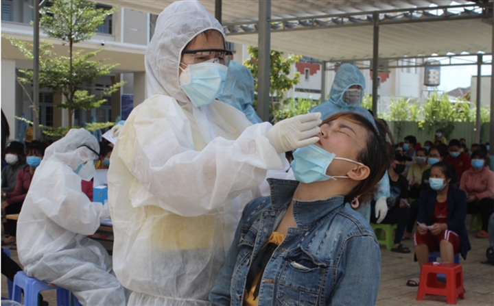 Đồng Nai thêm 215 người dương tính SARS-CoV-2, nguy cơ lây nhiễm cộng đồng cao - 1