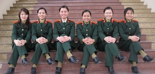 diem chuan cao ky luc 305 vi sao thi sinh van chen chan vao cong an quan doi