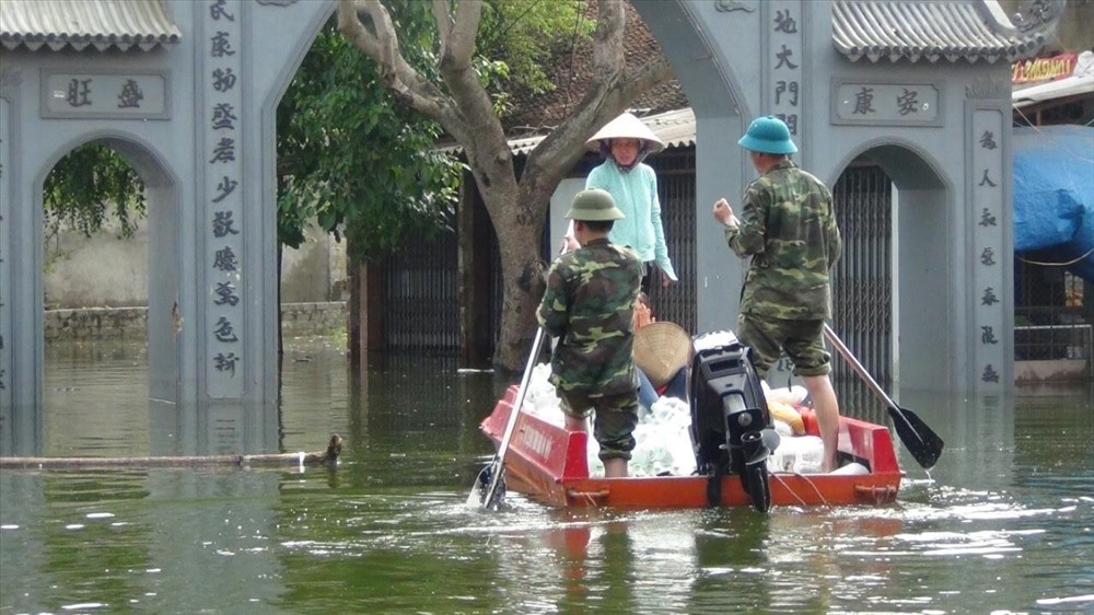 gan 3000 ngoi nha chim trong bien nuoc 5000 nguoi phai so tan