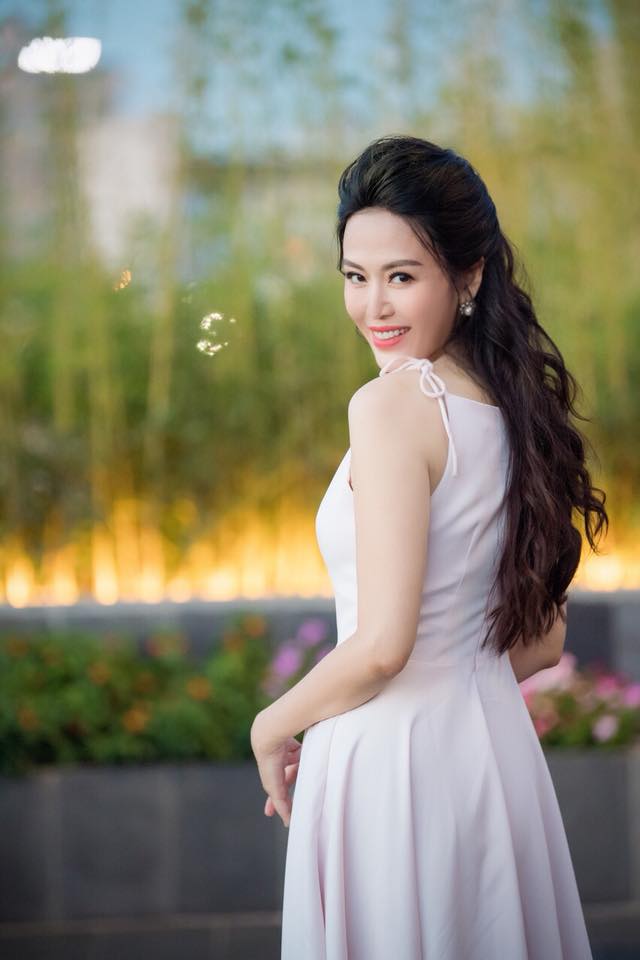 hoa hau thu thuy thua nhan dung dao keo nhan sac sau 24 nam thay doi ra sao