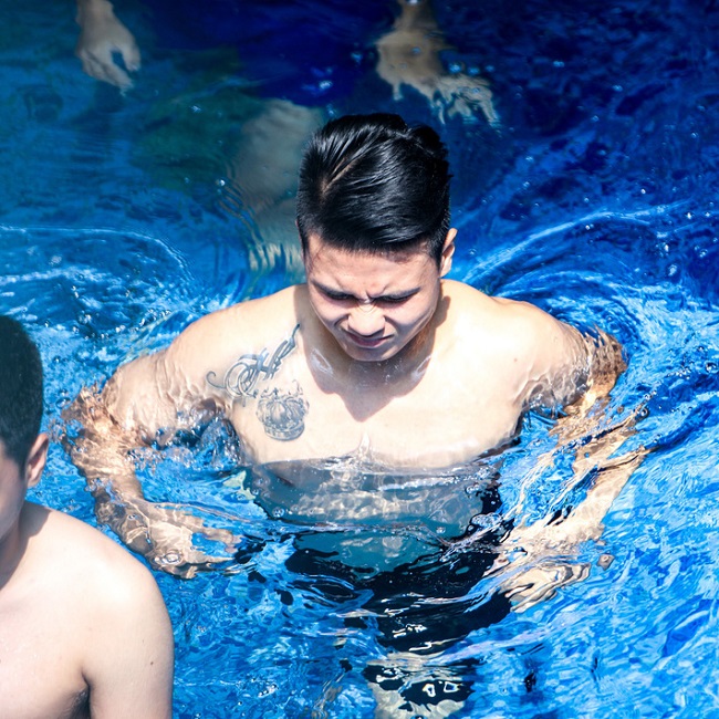 man nhan hinh the vam vo cua quang hai duy manh bui tien dung