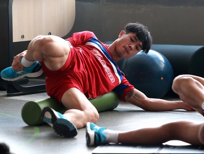 man nhan hinh the vam vo cua quang hai duy manh bui tien dung