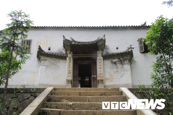 nhung cuoc thien di dam mau va vua meo cung dau cua bo toc bi an