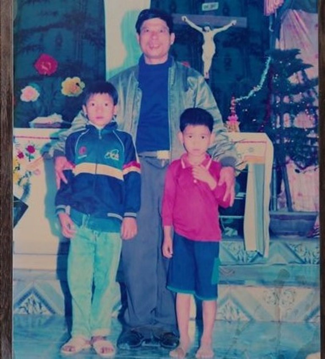 hinh anh thoi tho au cuc dang yeu cua trung ve thep bui tien dung