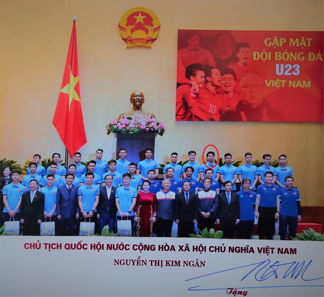 hinh anh thoi tho au cuc dang yeu cua trung ve thep bui tien dung