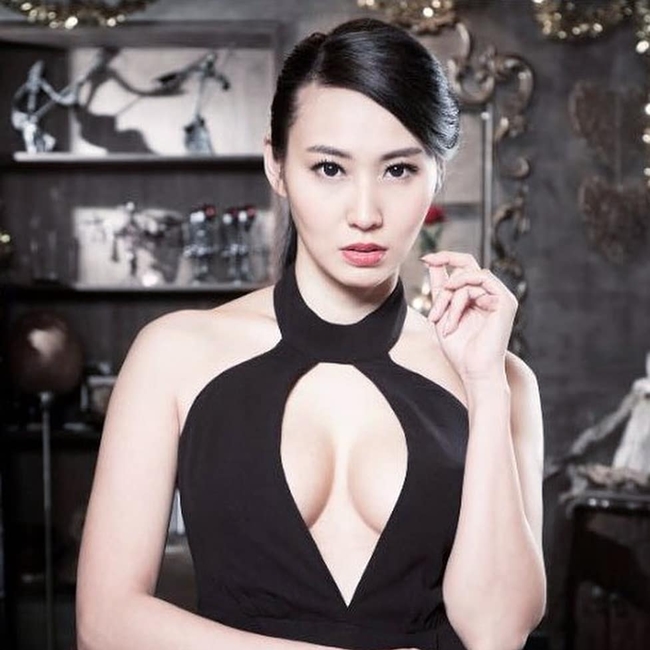 Quý ông liệt giường vì cảnh 18+ lại chơi trội mời 3 mỹ nữ vào show mới quy ong liet giuong vi canh 18 lai choi troi moi 3 my nu vao show moi