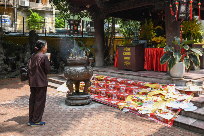 ba ngoi chua noi tieng o ha noi trong dip le vu lan