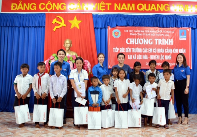 doan thanh nien pv gas to chuc chuong trinh tiep suc toi truong tai tinh binh phuoc