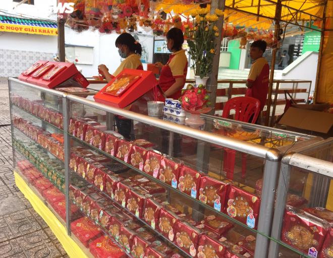 Thị trường bánh Trung thu mùa dịch: Tiểu thương Sài Gòn lạc quan, không lo ế - 2