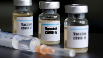 Mỹ sẽ cấp phép vaccine COVID-19 trước bầu cử?