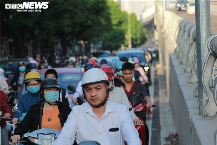 Đề xuất giảm tốc độ trong khu đông dân cư xuống 30km/h: Chuyên gia chỉ bất cập - 1