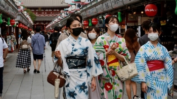 Ca nhiễm mới tăng nhanh, chuyên gia cảnh báo "thảm họa" COVID-19 tại Nhật Bản