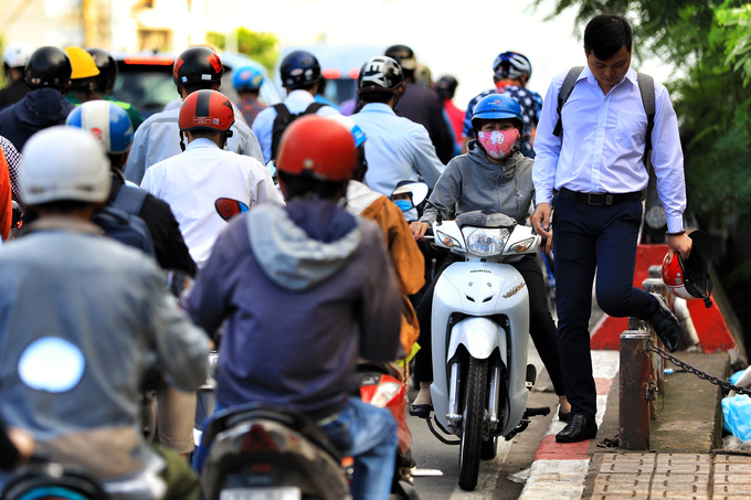 nhieu tuyen duong sai gon ket cung ngay khai giang