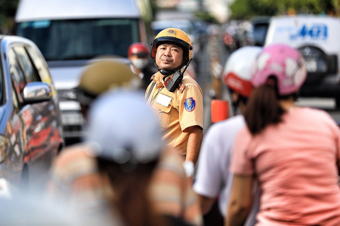 nhieu tuyen duong sai gon ket cung ngay khai giang