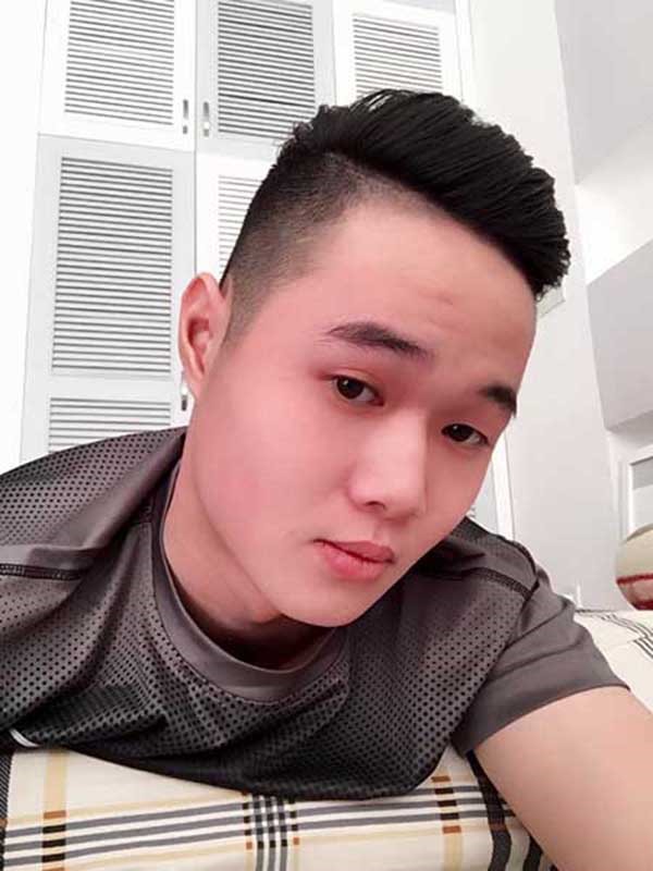 vu a hau mc ban dam con duong thanh tu ong cua mot sinh vien