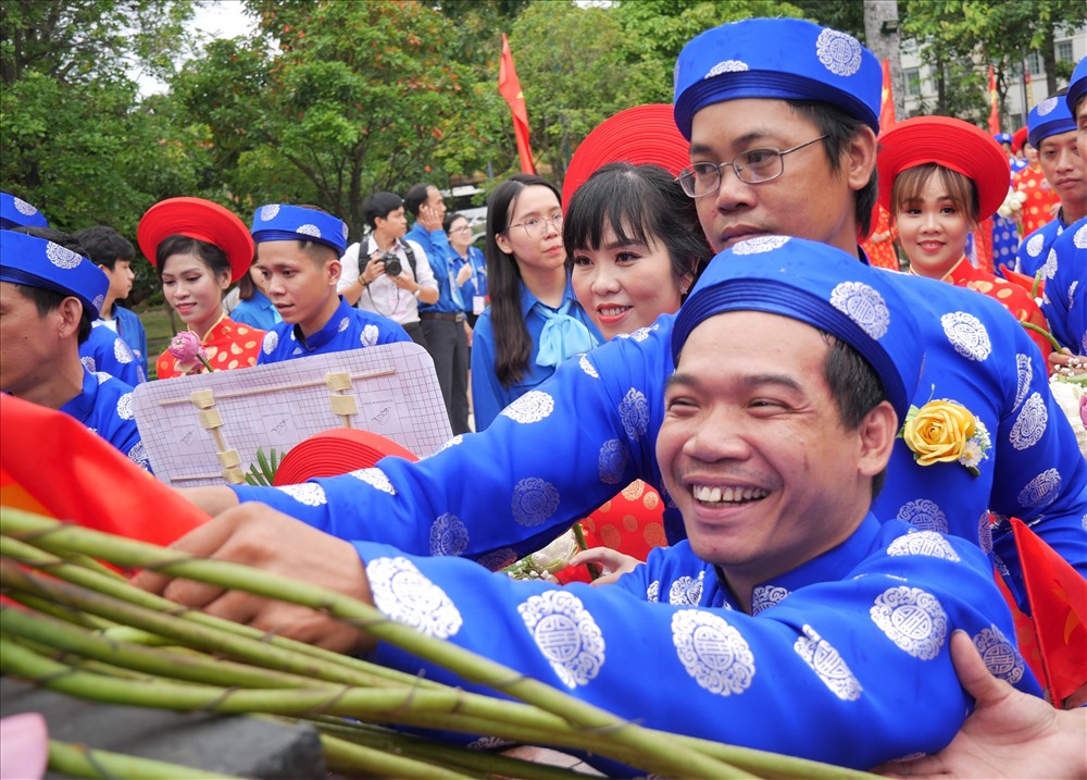 hanh phuc cua 100 doi uyen uong nen duyen chong vo