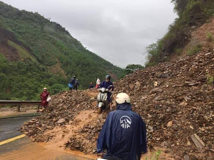 lu cuon cau doc dao tro mong nhieu tuyen duong o quang tri bi chia cat