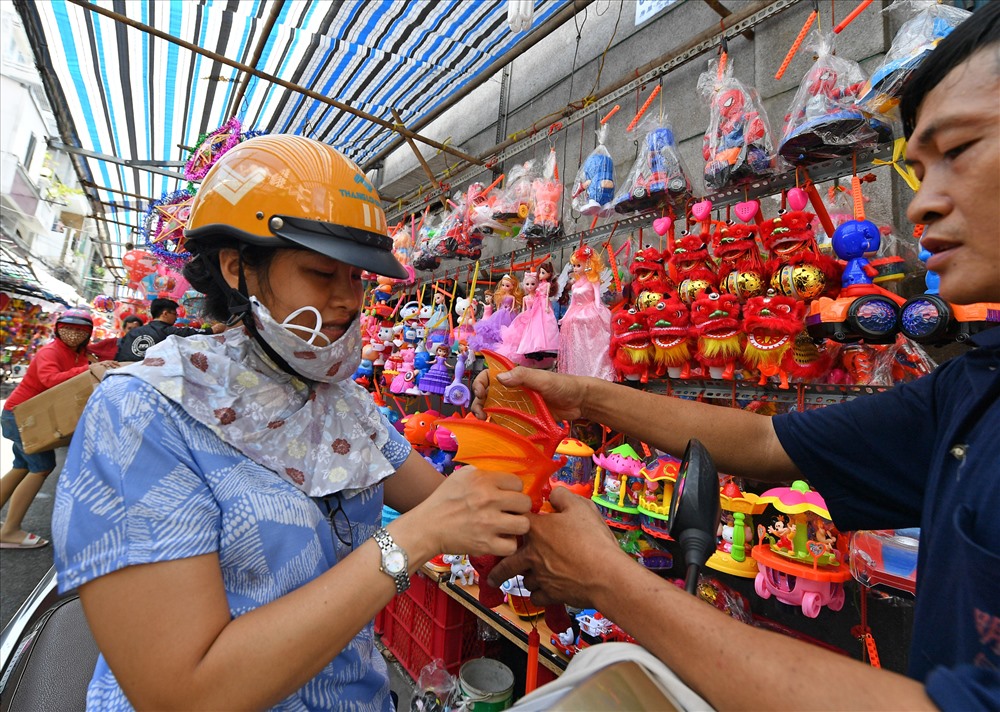 long den trung thu truyen thong tro lai