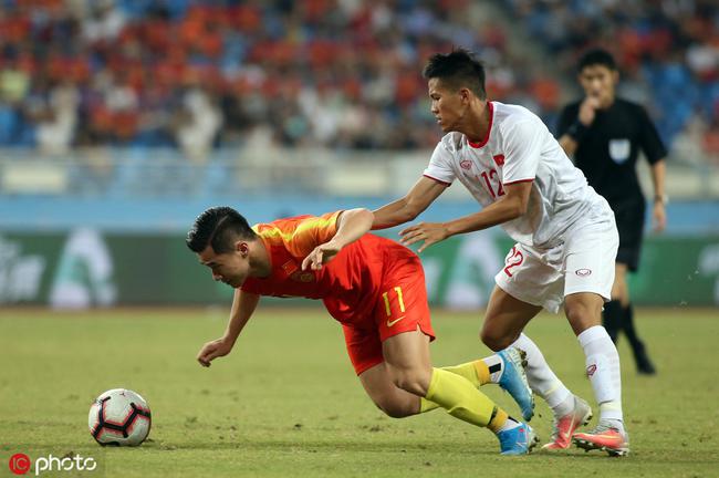 noi so thua viet nam thanh hien thuc bong da trung quoc tan giac mong sieu cuong