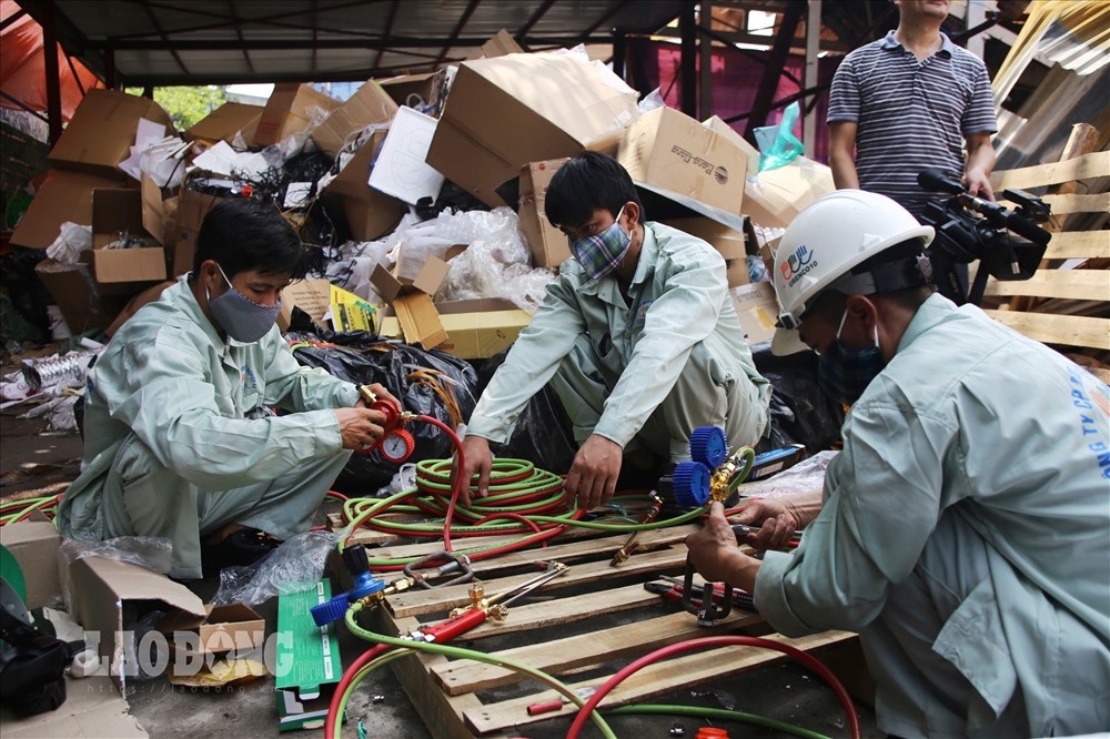 can canh luc luong binh chung hoa hoc tay doc ben trong cong ty rang dong