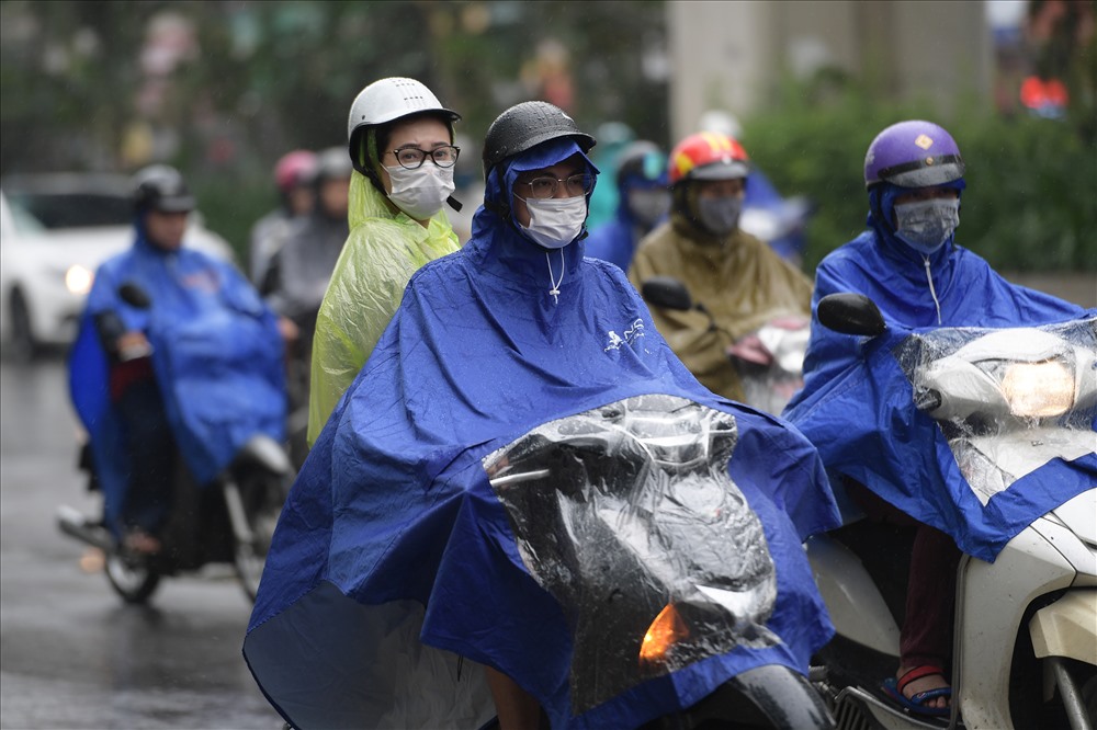 gan trua nhieu tuyen duong o ha noi van ket cung sau mua lon