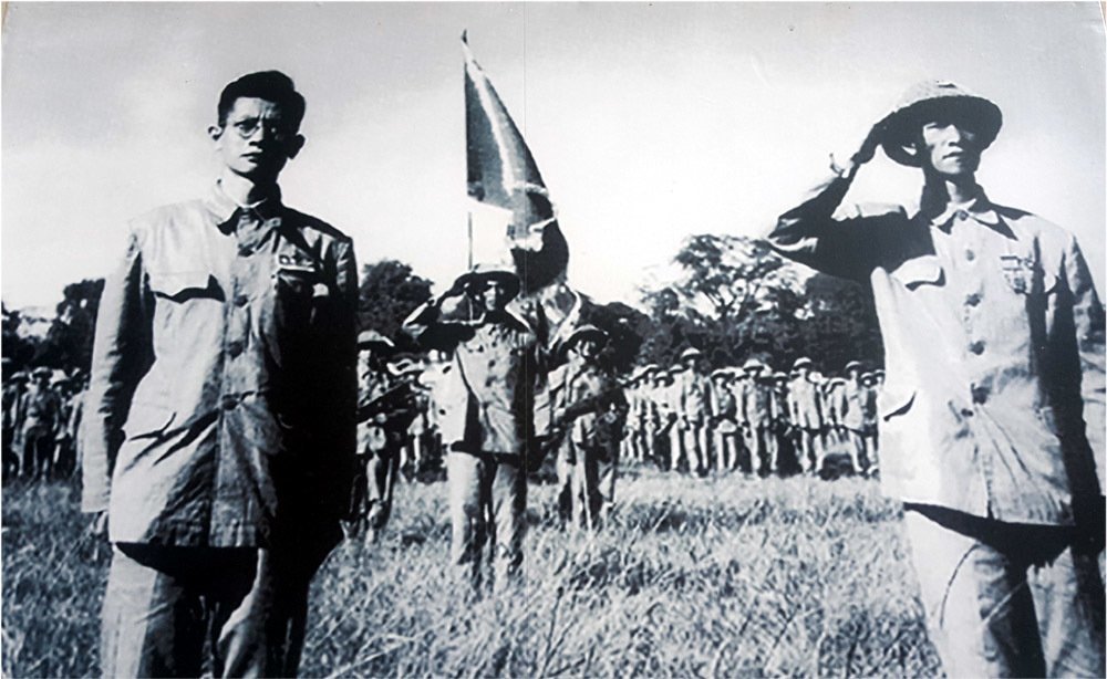 thieu nu ha noi chao don thieu tuong vuong thua vu ngay giai phong