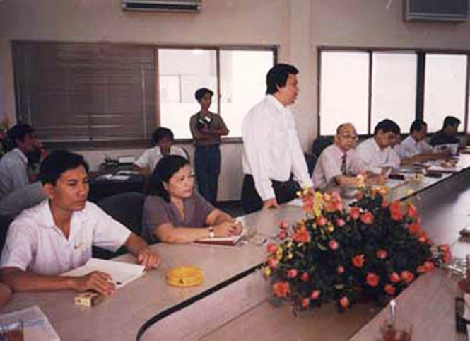 epco minh phung qua hoi uc cua lien khui thin