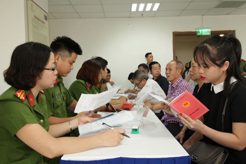 bo so ho khau so tam tru nguoi dan het bi hanh la chinh