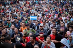 hanh trinh den mien dat hua cua doan 7000 nguoi di cu honduras