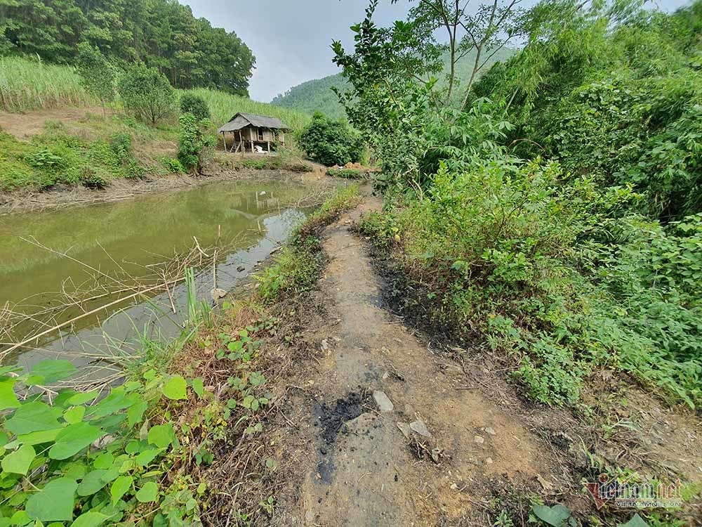 mui khung khiep o doi mong noi xa thai xuong nha may nuoc song da