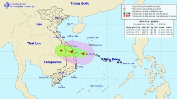 Thời tiết 11/10: Bão số 6 đi vào đất liền, miền Trung mưa lớn