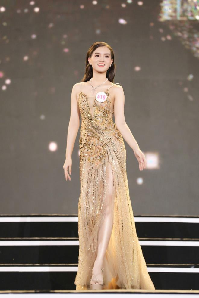 Thí sinh \'Hoa hậu Việt Nam 2020\' lộng lẫy với trang phục dạ hội - 3