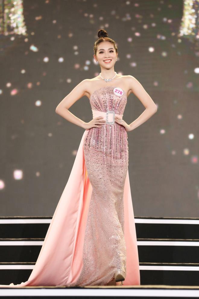Thí sinh \'Hoa hậu Việt Nam 2020\' lộng lẫy với trang phục dạ hội - 4
