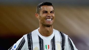 Mắc COVID-19, Ronaldo phá luật để trở lại Juventus?