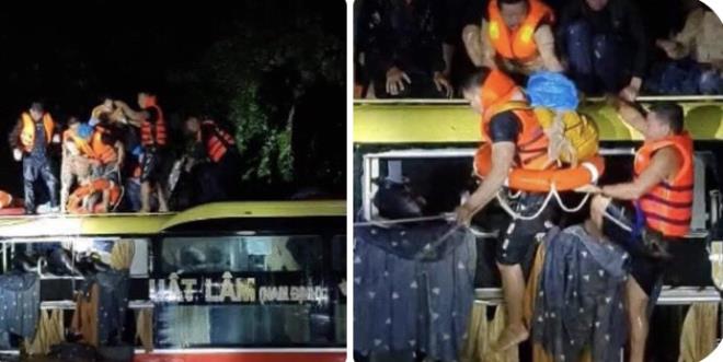 Xuyên đêm giải cứu 20 người trên xe khách bị lũ cuốn trôi ở Quảng Bình - 3
